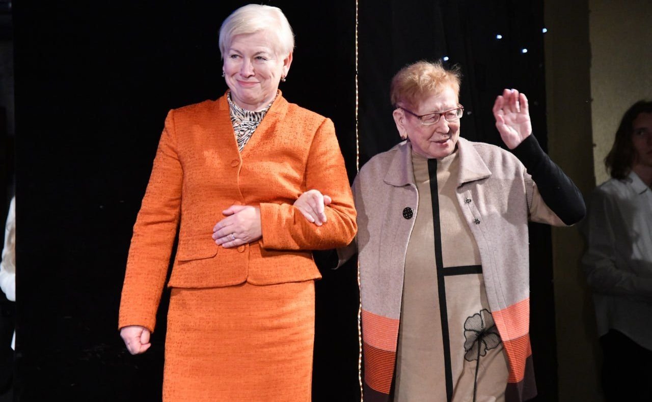 Лариса Мельник вручила благодарственные письма медицинским работникам Севастополя