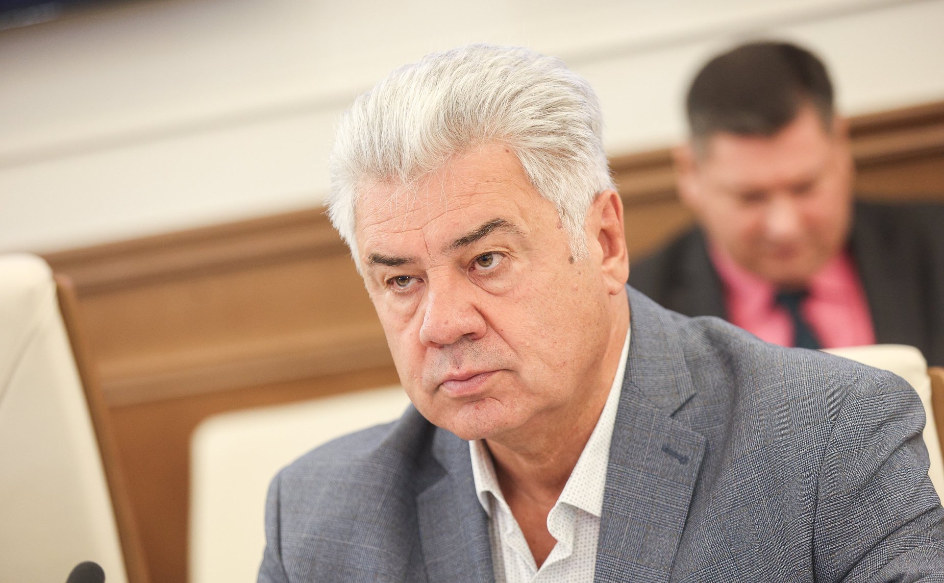 Виктор Бондарев