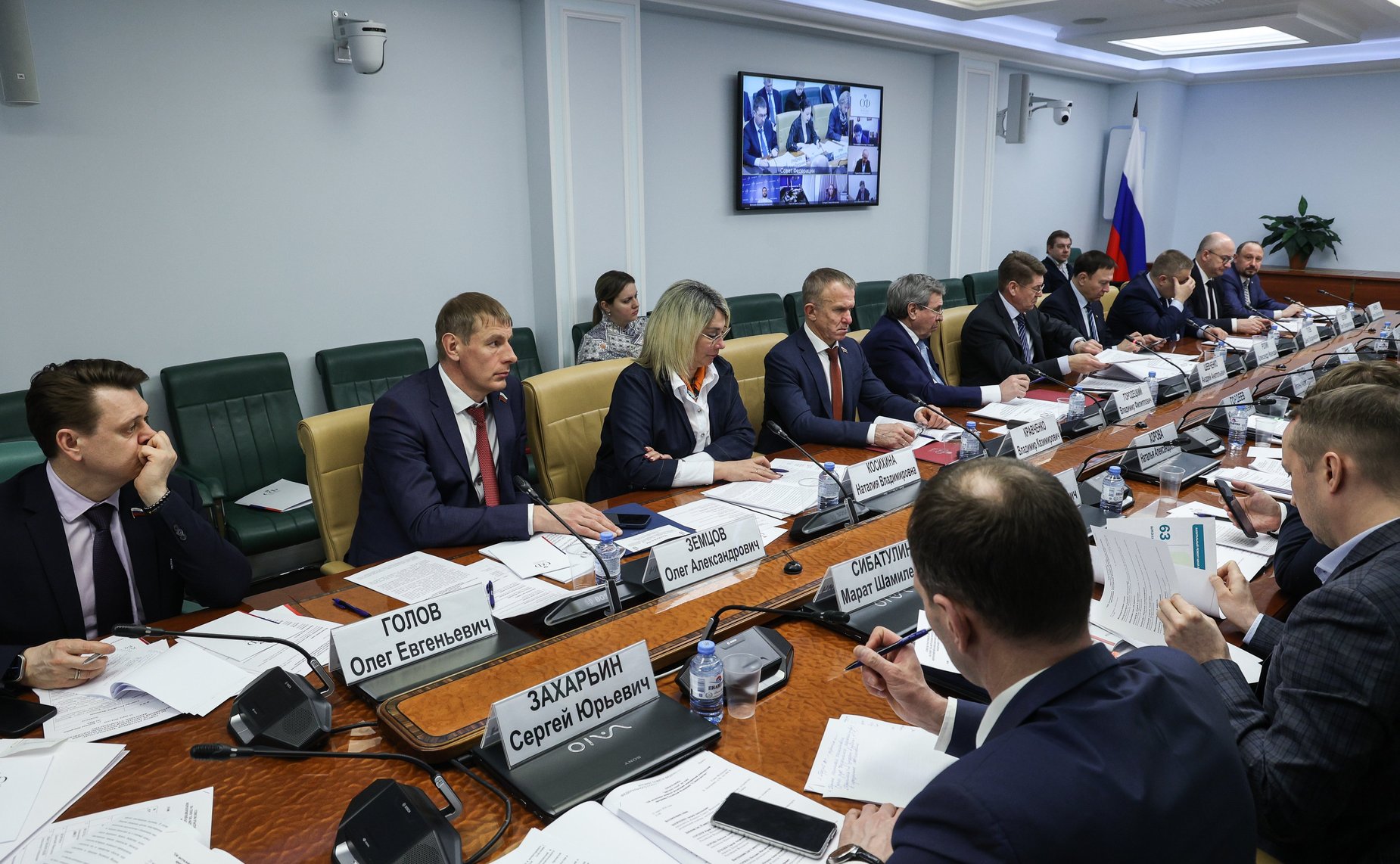 Круглый стол Комитета Совета Федерации по федеративному устройству, региональной политике, МСУ и делам Севера на тему Об актуальных вопросах реализации мероприятий комплексной программы РФ «Строительство»»