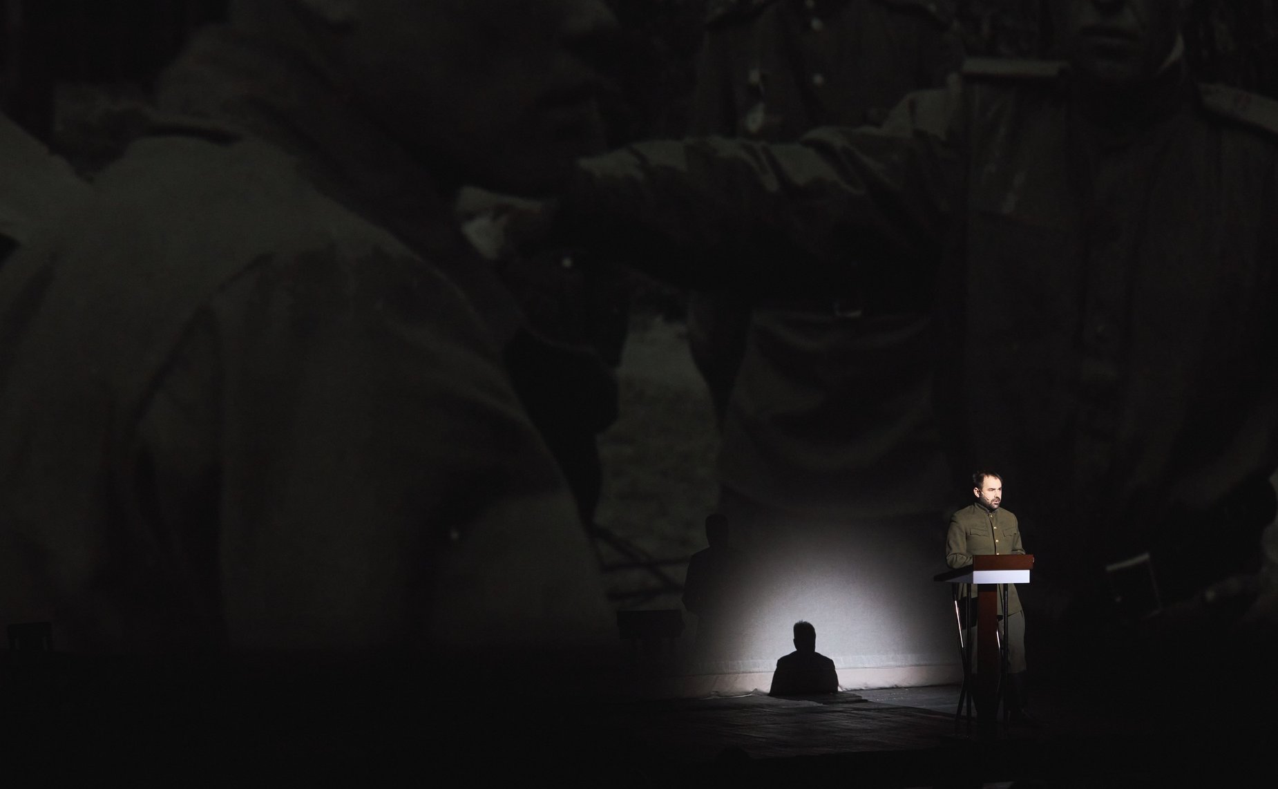 Церемония награждения поисковиков, добровольцев и волонтеров состоялась в Центральном академическом театре Российской Армии