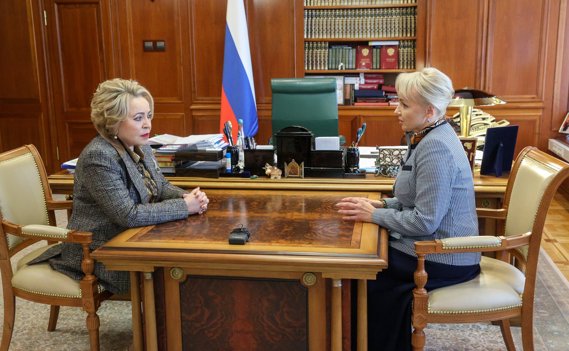 Председатель Совета Федерации Валентина Матвиенко провела встречу с губернатором Еврейской автономной области (ЕАО) Марией Костюк