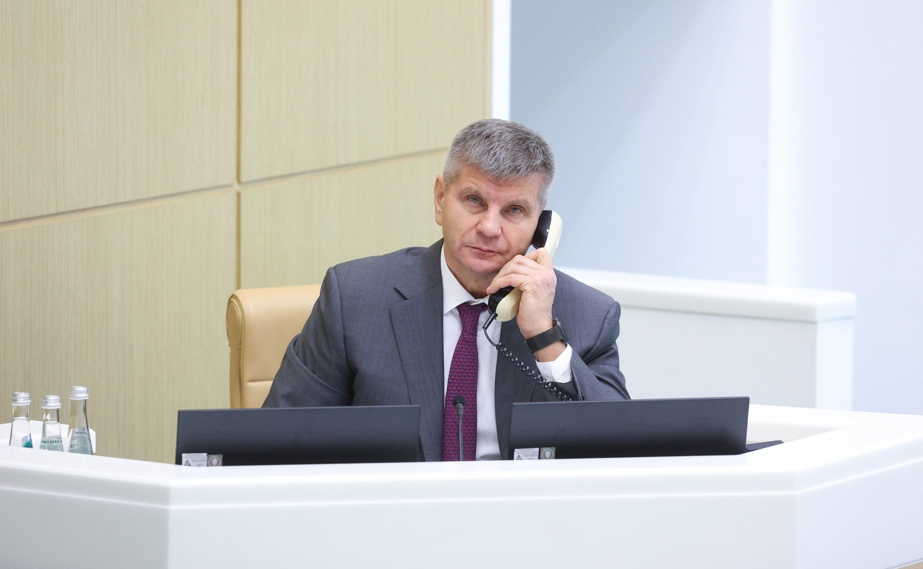 Геннадий Голов