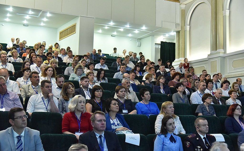 Ирина Рукавишникова провела девятый Донской юридический форум на тему: «Гуманитарная миссия права. Человек в современном правовом пространстве»