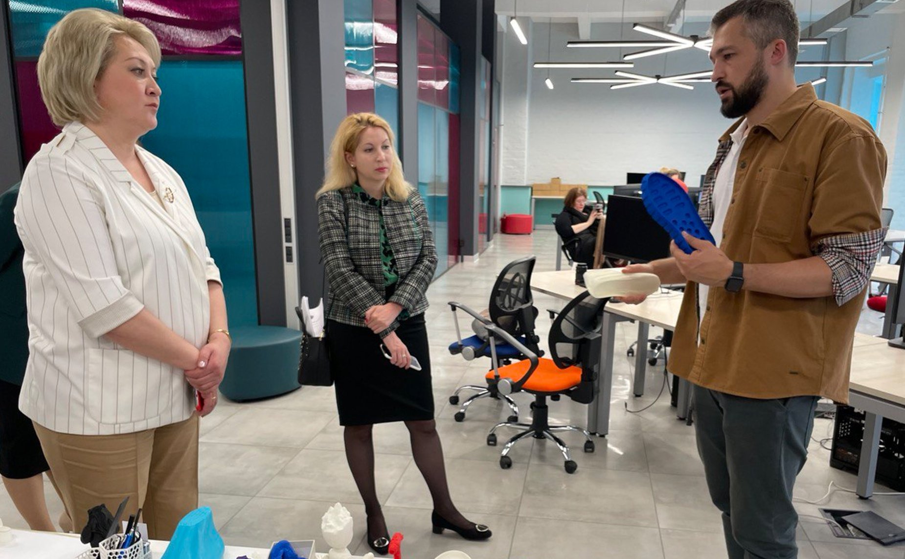 Лилия Гумерова в ходе рабочей поездки в Северную столицу посетила Санкт-Петербургский государственный университет промышленных технологий и дизайна (СПбГУПТД)