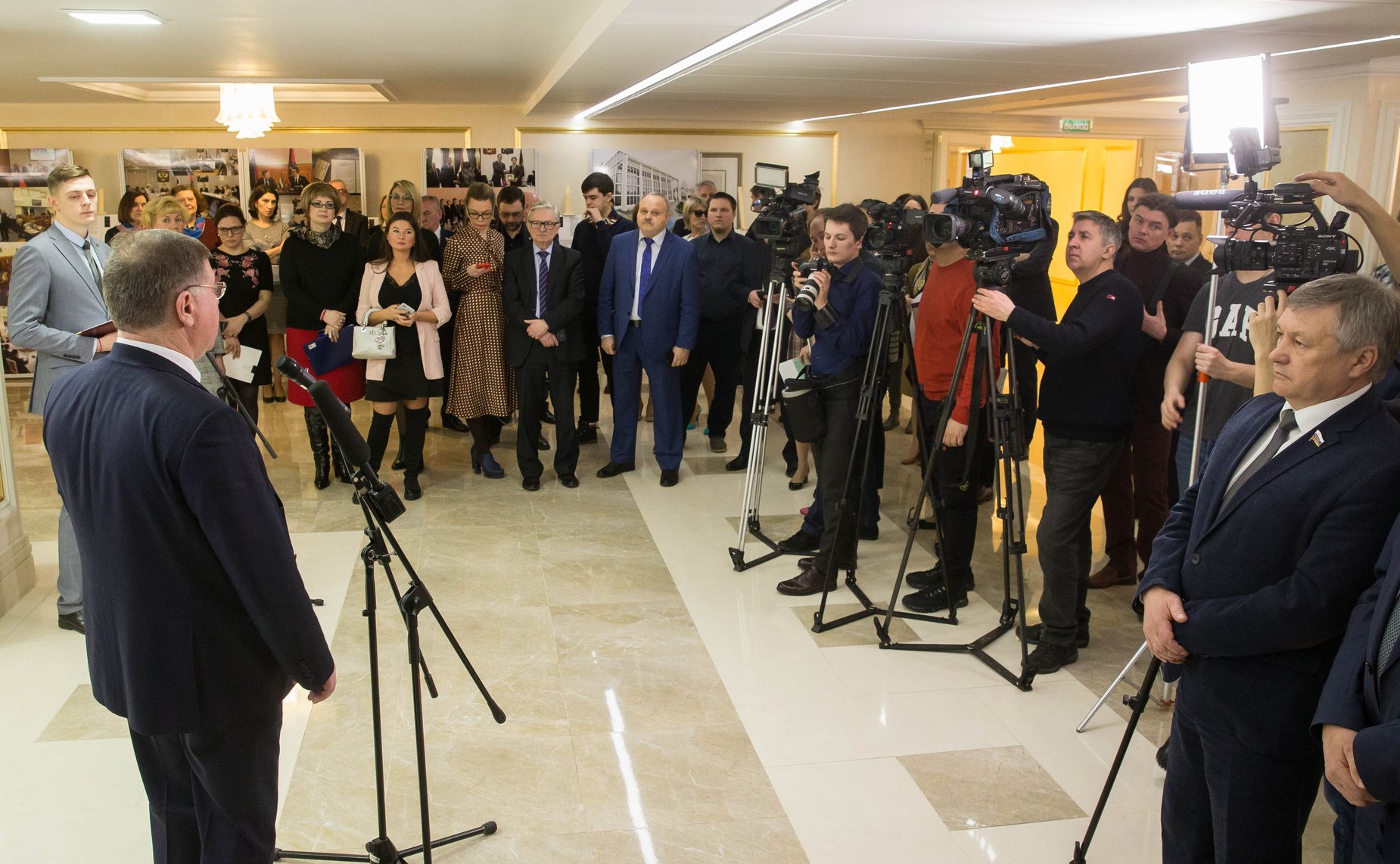 Открытие выставки «25 лет Московской городской Думе» с участием Председателя МГД А. В. Шапошникова