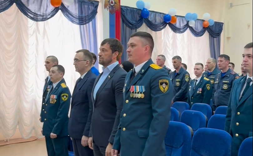 Эдуард Исаков в преддверии 375-й годовщины пожарной охраны России посетил 7-й пожарно-спасательный отряд города Ханты-Мансийска