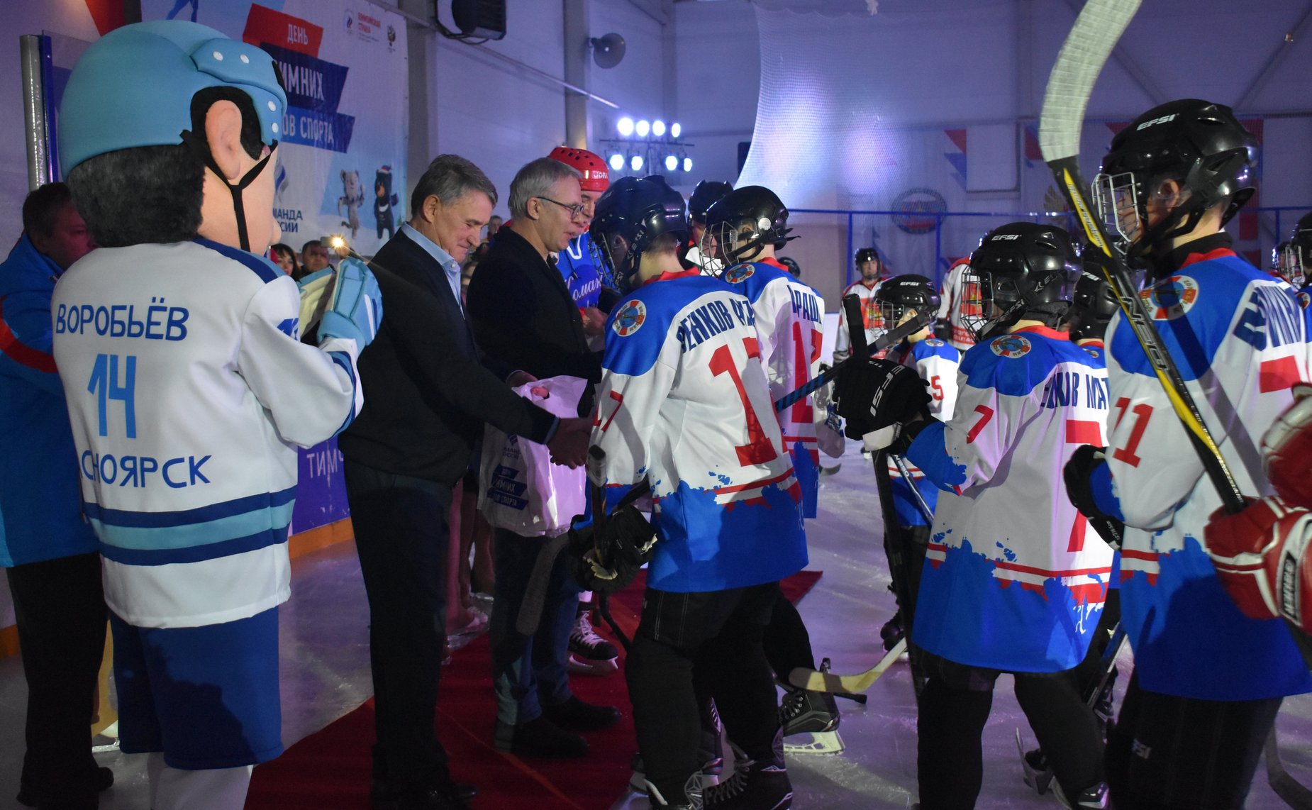 Вице-спикер принял участие в обсуждении путей развития Образовательного центра – кадетской школы «Корабелы Прионежья», а также дал старт гонке «Лыжня России»