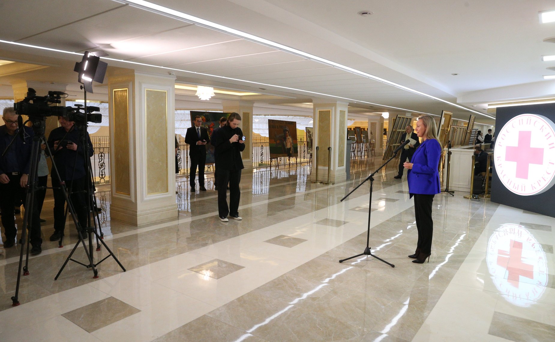 Открытие в Совете Федерации выставки «Российский Красный Крест. 155 лет на службе милосердия»