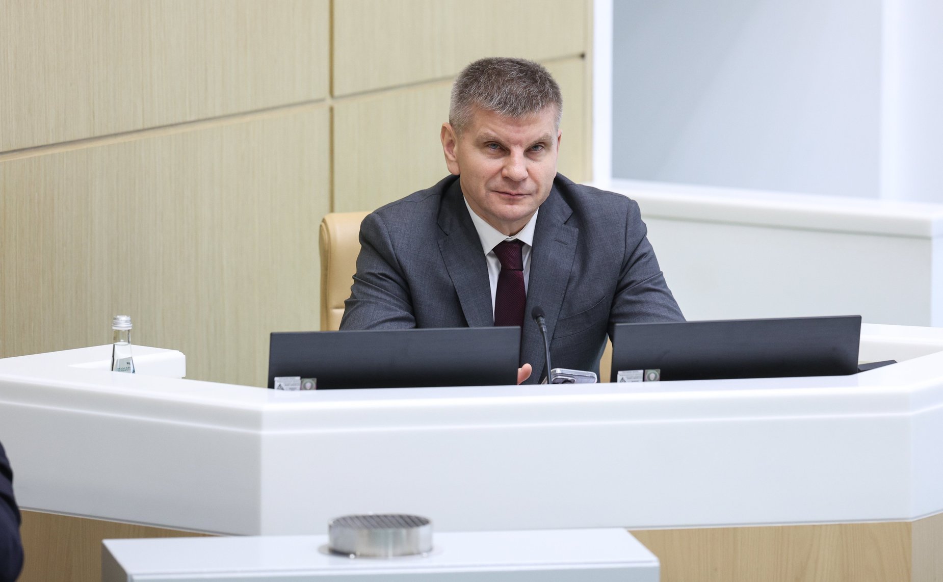 Геннадий Голов