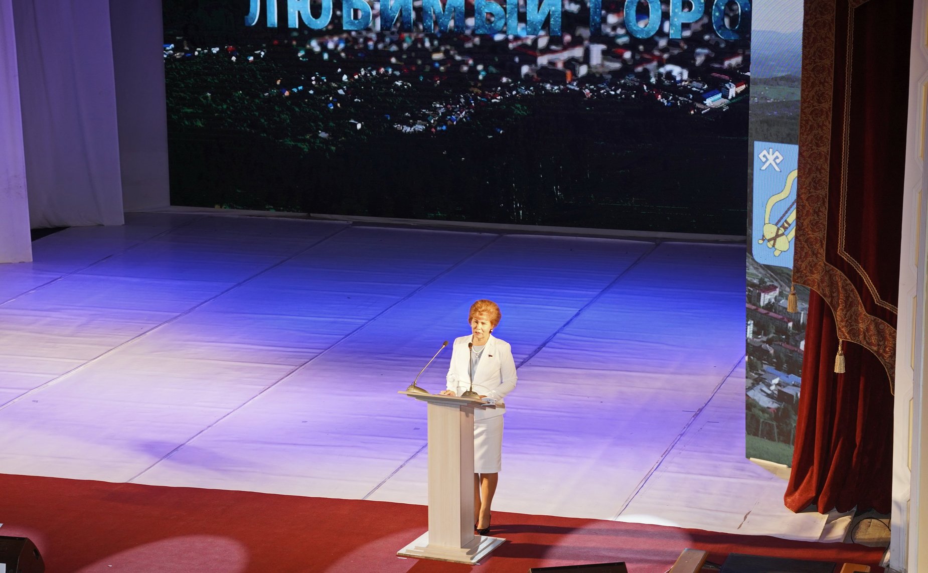 Татьяна Гигель в ходе рабочей командировки по региону приняла участие в торжественном собрании, посвященном празднованию Дня города Горно-Алтайска