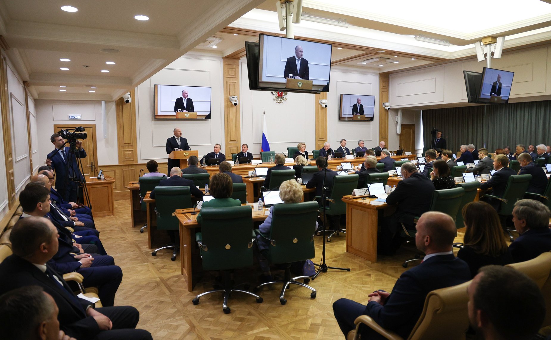 Состоялись консультации комитетов Совета Федерации по предложенной Президентом России кандидатуре на должность главы МЧС