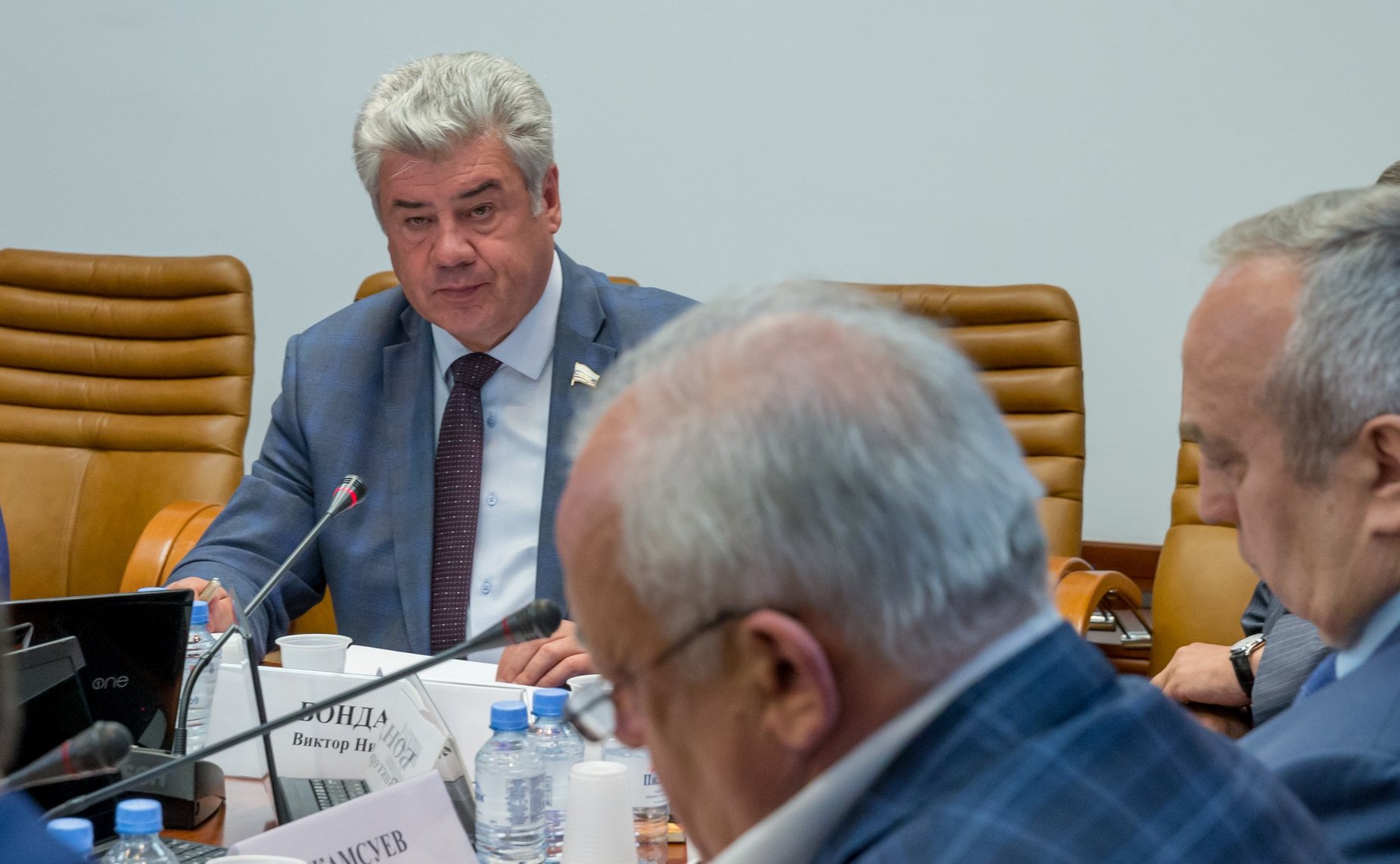 Виктор Бондарев