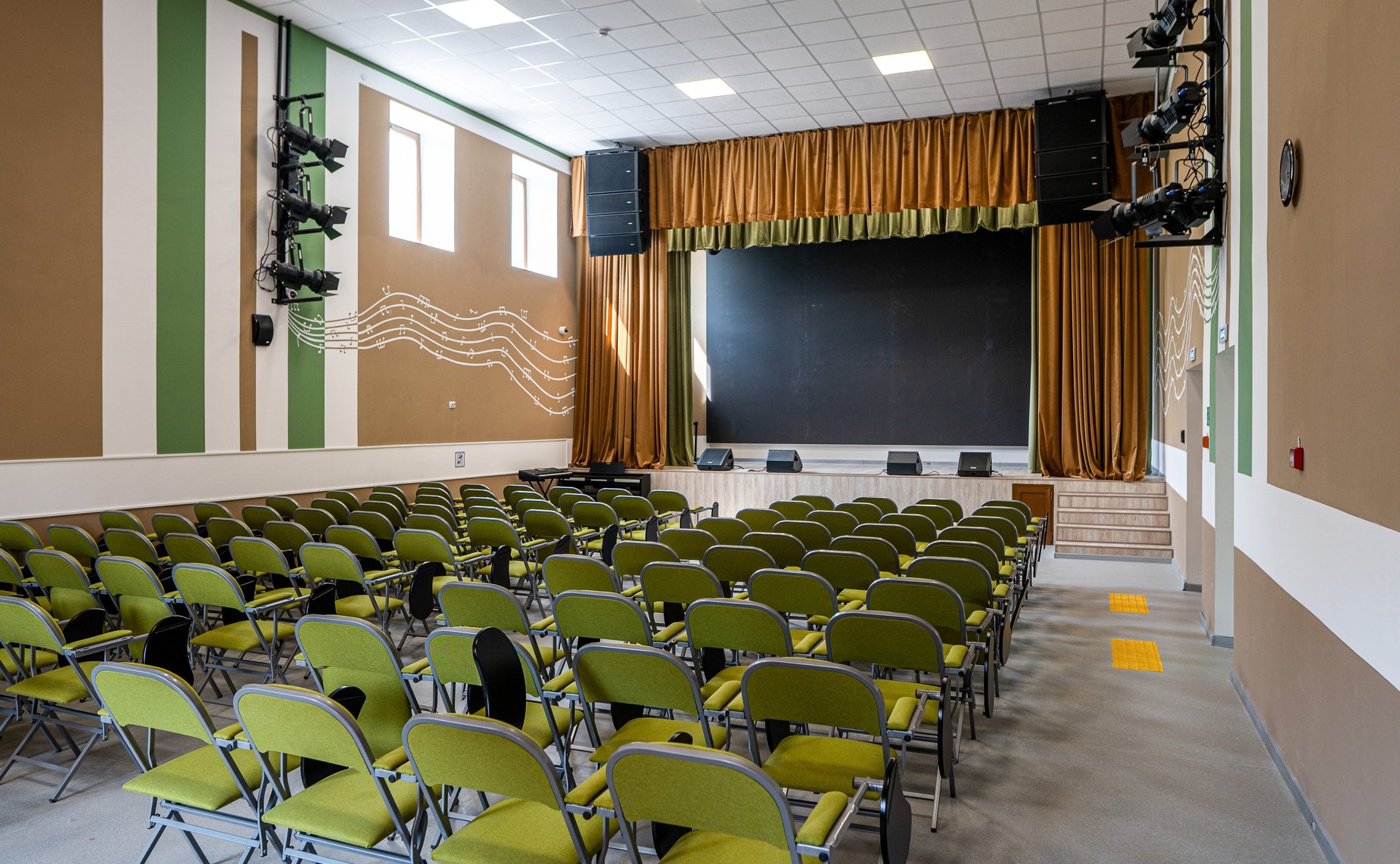 В ходе рабочей поездки Валентина Матвиенко посетила школу № 1 Кисловодска