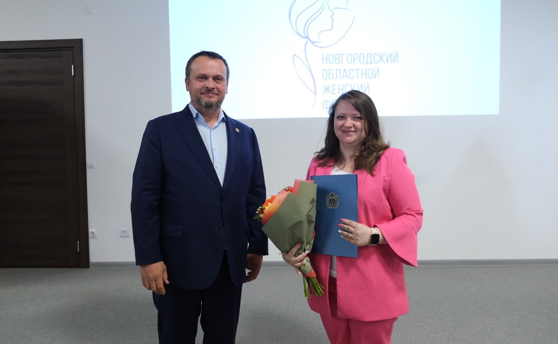 Елена Писарева организовала в Великом Новгороде IV областной женский форум