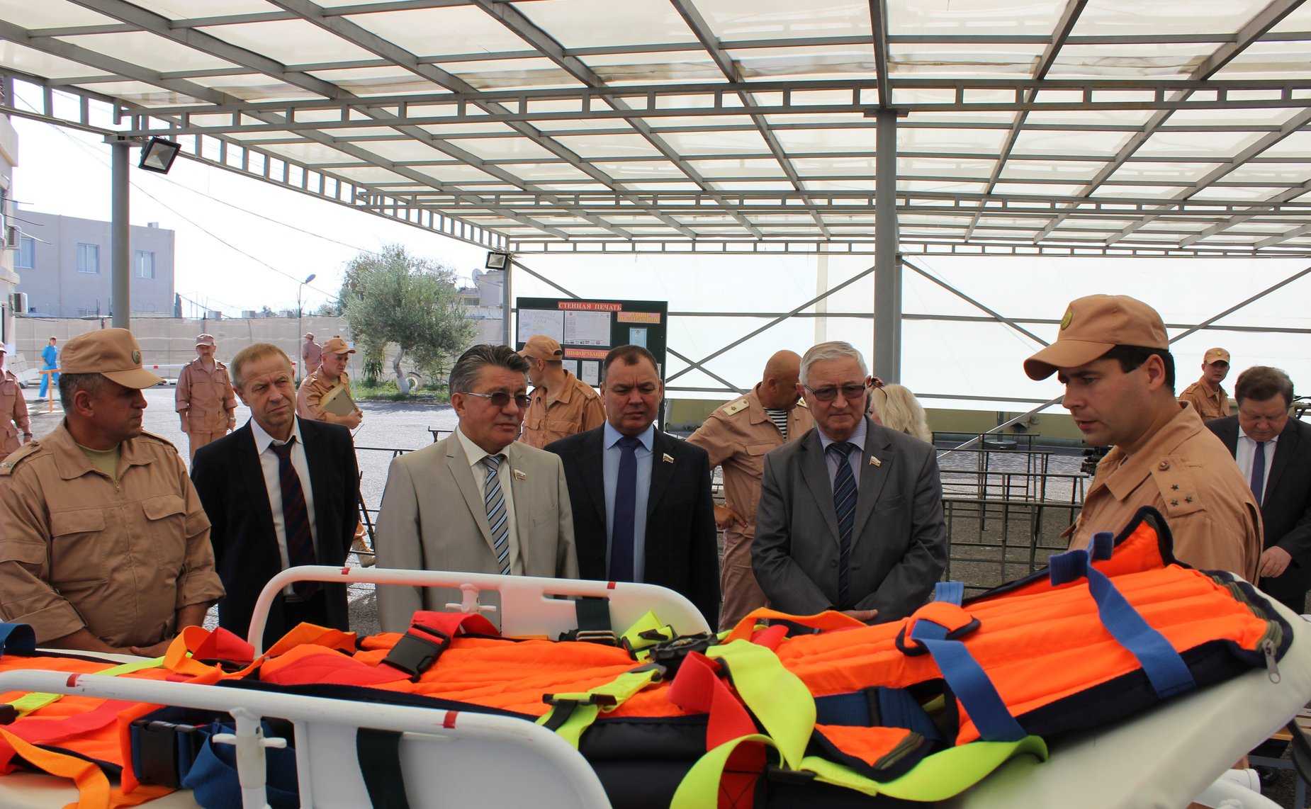 Члены Комитета СФ по обороне и безопасности на базе Хмеймим в Сирии