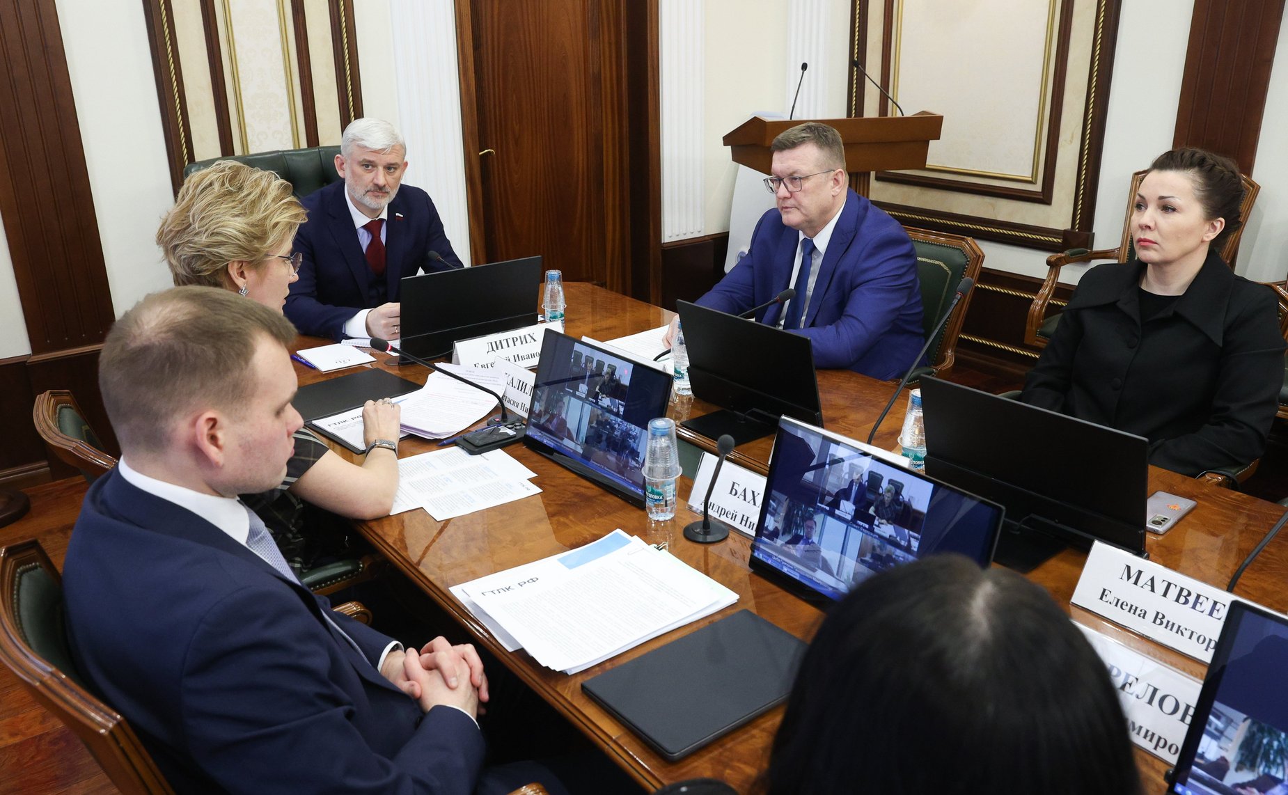 Круглый стол Комитета Совета Федерации по экономической политике «Роль института финансового лизинга в развитии транспортного комплекса Российской Федерации»