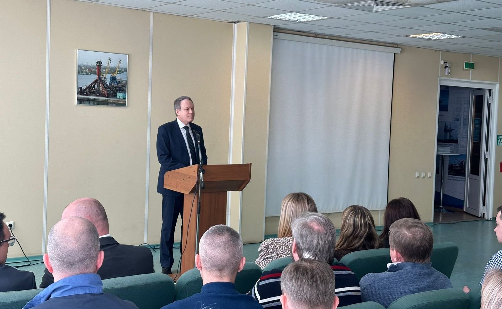 Александр Башкин провел встречи со студентами и преподавателями Астраханского государственного университета