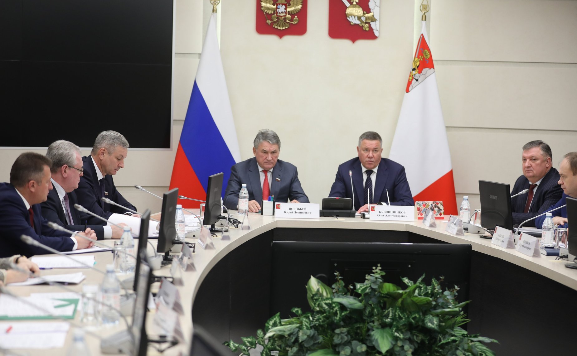 Юрий Воробьев принял участие в заседании оперативного штаба, прошедшего под руководством губернатора региона Олега Кувшинникова