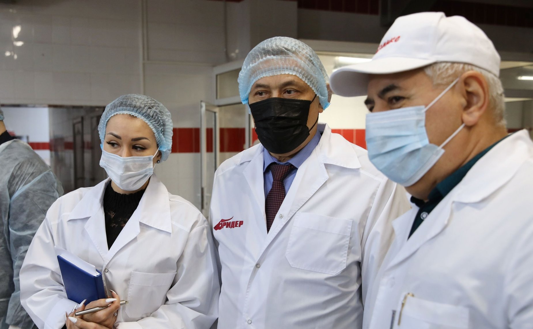 Юрий Валяев посетил колбасный завод Биробиджана