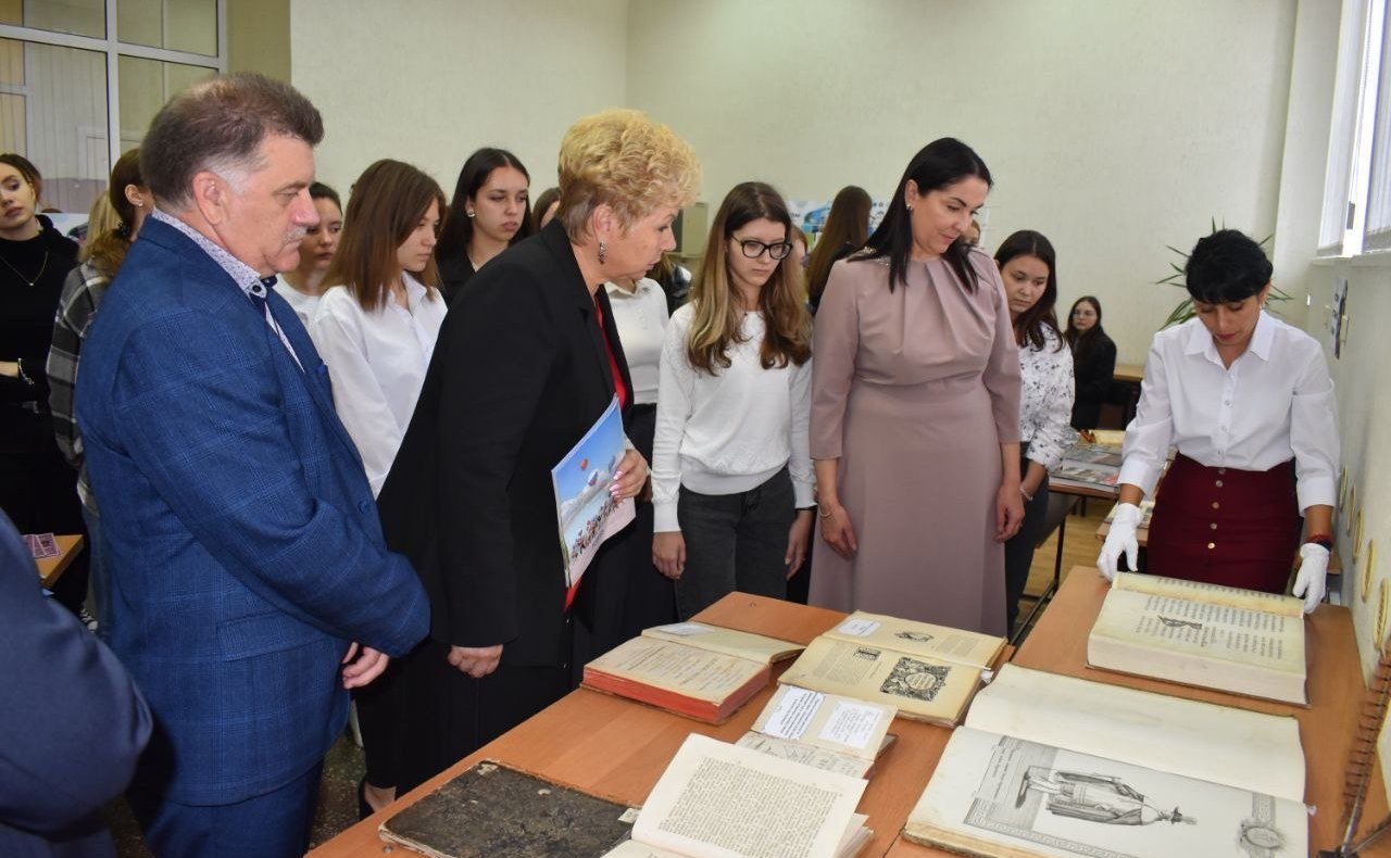Ольга Бас в ходе поездки в регион посетила педагогический университет Луганска, в котором состоялось открытие «Музея Букваря»