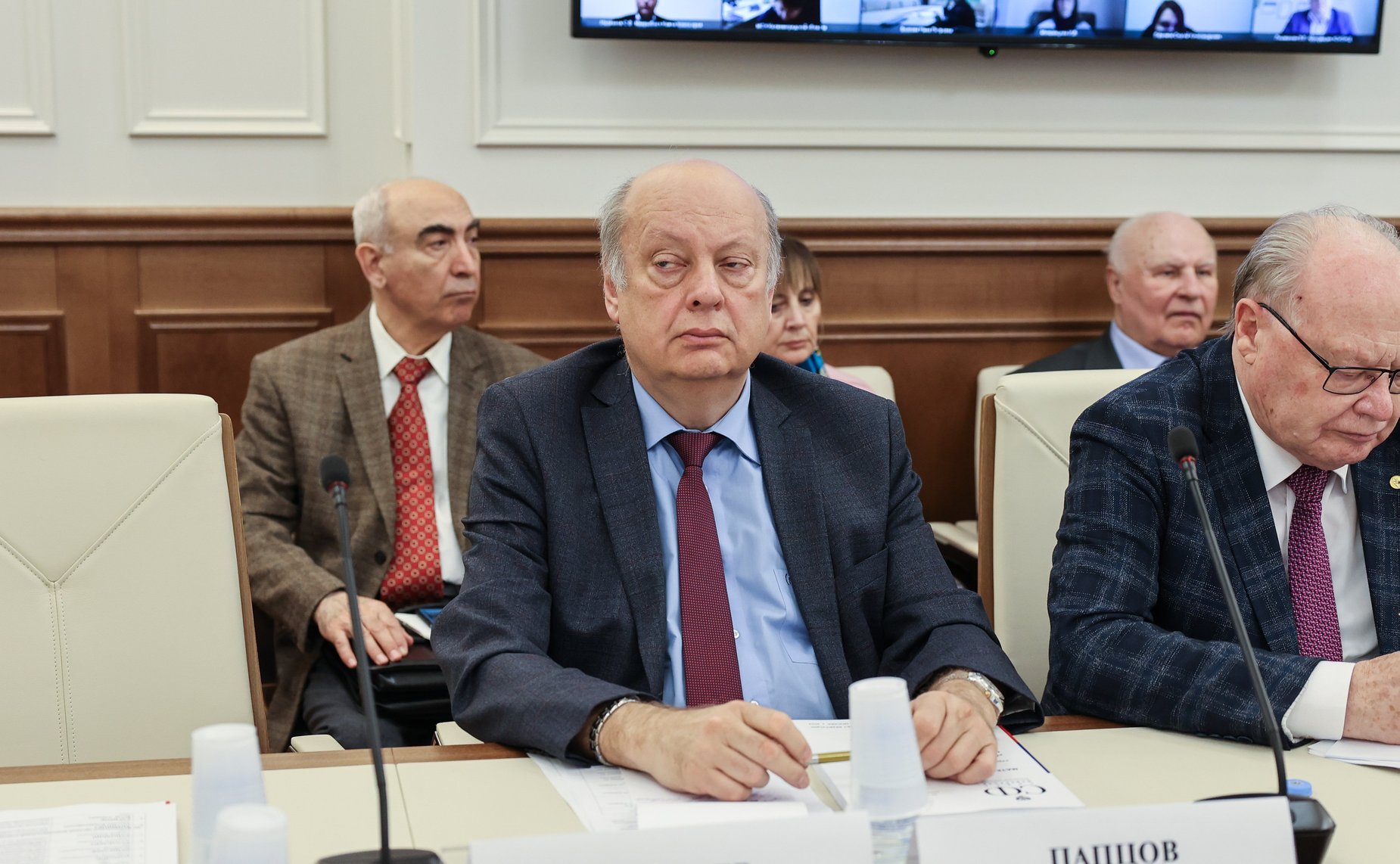 Круглый стол на тему «Об эффективности и достаточности мер государственной поддержки предприятий агропромышленного и рыбохозяйственного комплексов, пищевой и перерабатывающей промышленности»