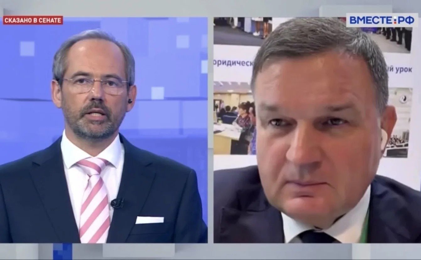 Сергей Перминов ответил на вопросы телеканала «Вместе-РФ» о состоявшемся на XIV Петербургском международном юридическом форуме (ПМЮФ) обсуждении проблематик электоральной экспертизы и вызовов предстоящим в сентябре выборам избирательного цикла ЕДГ-2026