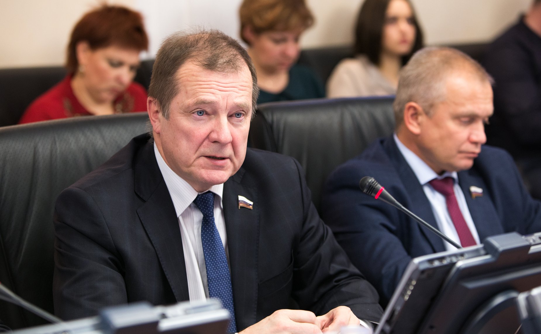 С. Катанандов «Круглый стол» на тему «Муниципальная демократия в современной России: конституционно-правовой аспект»