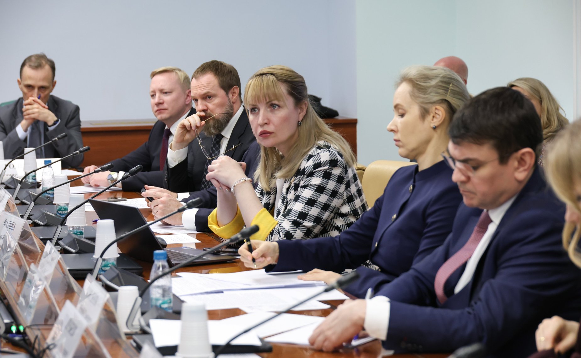 Круглый стол «Оценка влияния экономического положения хозяйствующих субъектов на эффективность реализации мероприятий государственных программ по строительству объектов за счет средств федерального бюджета»