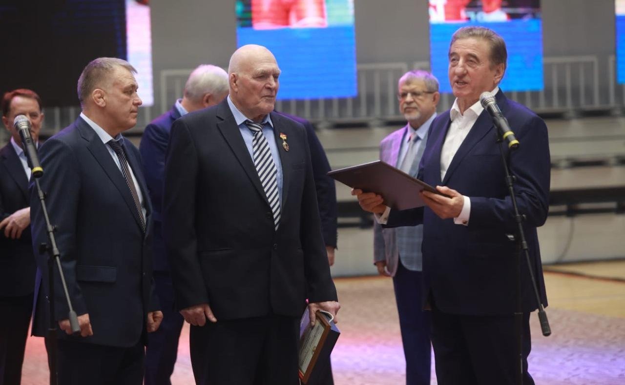 Сенаторы РФ приняли участие в церемонии открытия Дворца спорта имени В. Меркулова в Воронеже