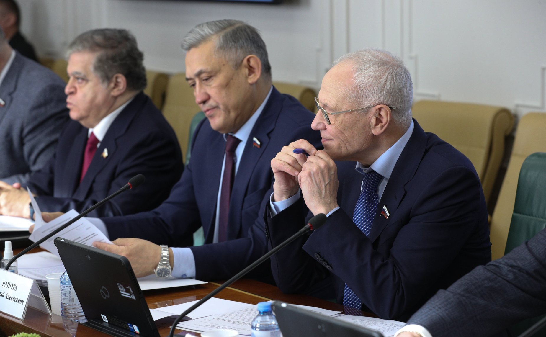 «Круглый стол» на тему «Международное сотрудничество в борьбе с глобальными вызовами и угрозами, включая кризис системы контроля над вооружениями»