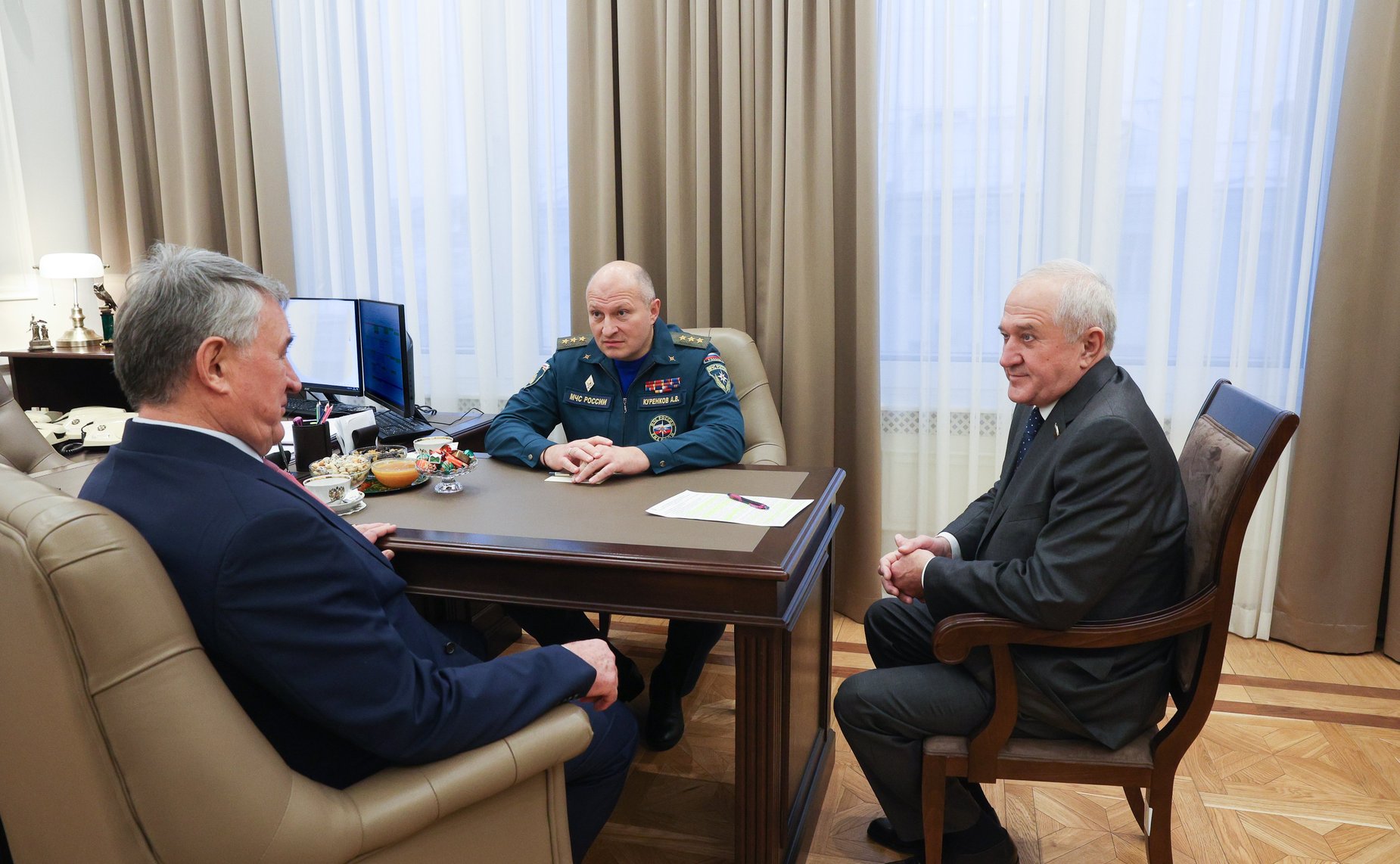 Открытие выставки «Служим Отечеству и МЧС России»