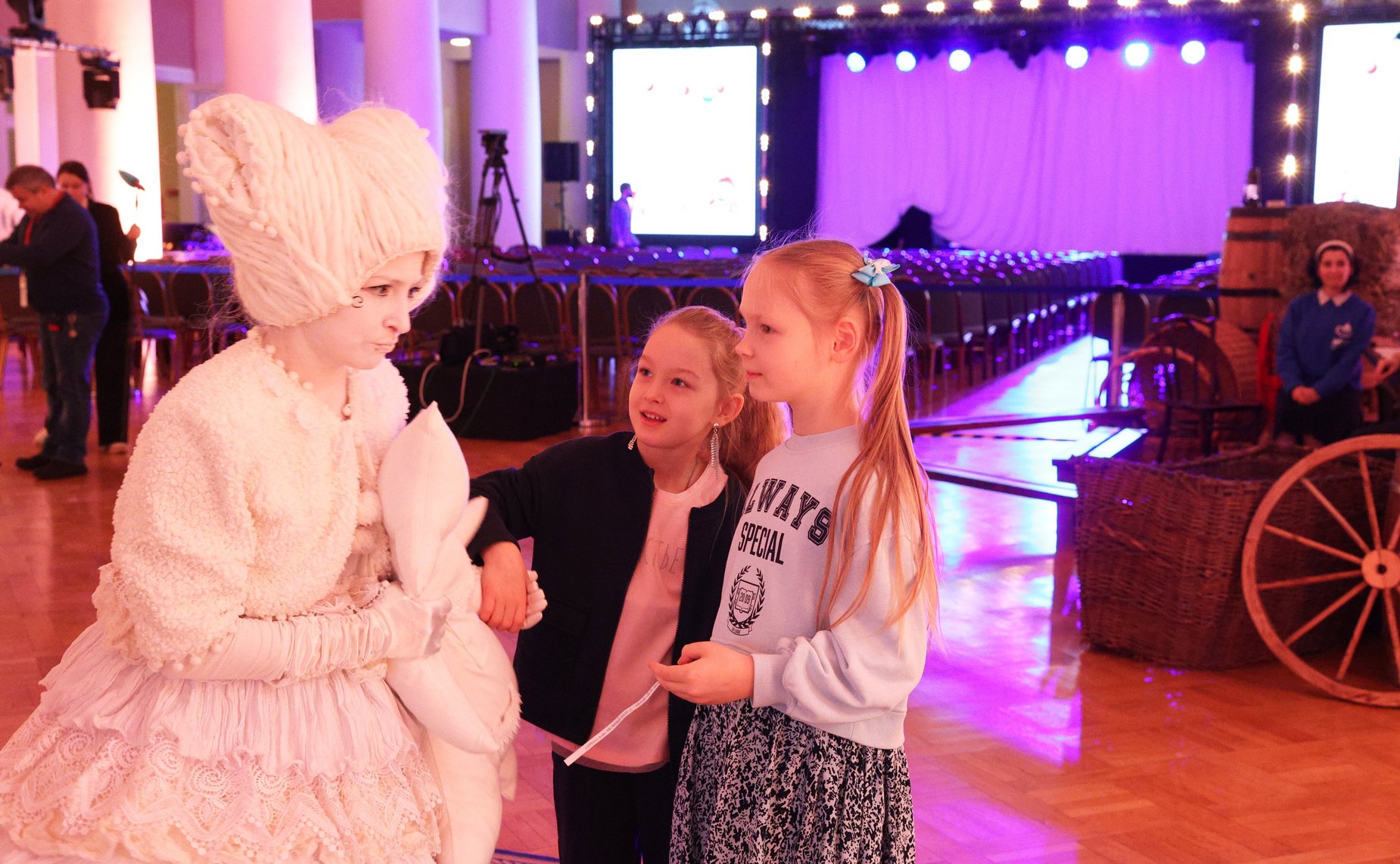 Дети из семей участников специальной военной операции стали гостями праздника «Рождество Христово в Таврическом дворце»