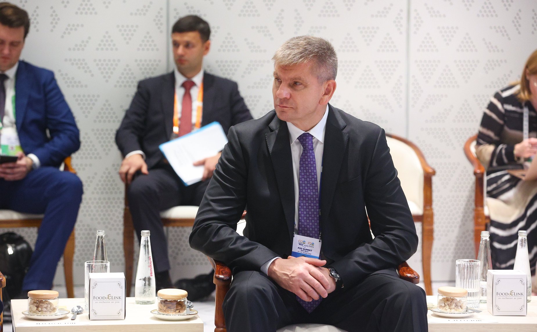 Геннадий Голов