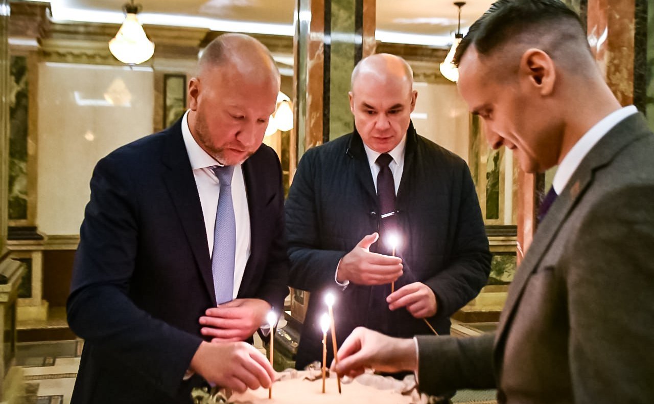 Сенаторы РФ посетили Всехсвятскую церковь