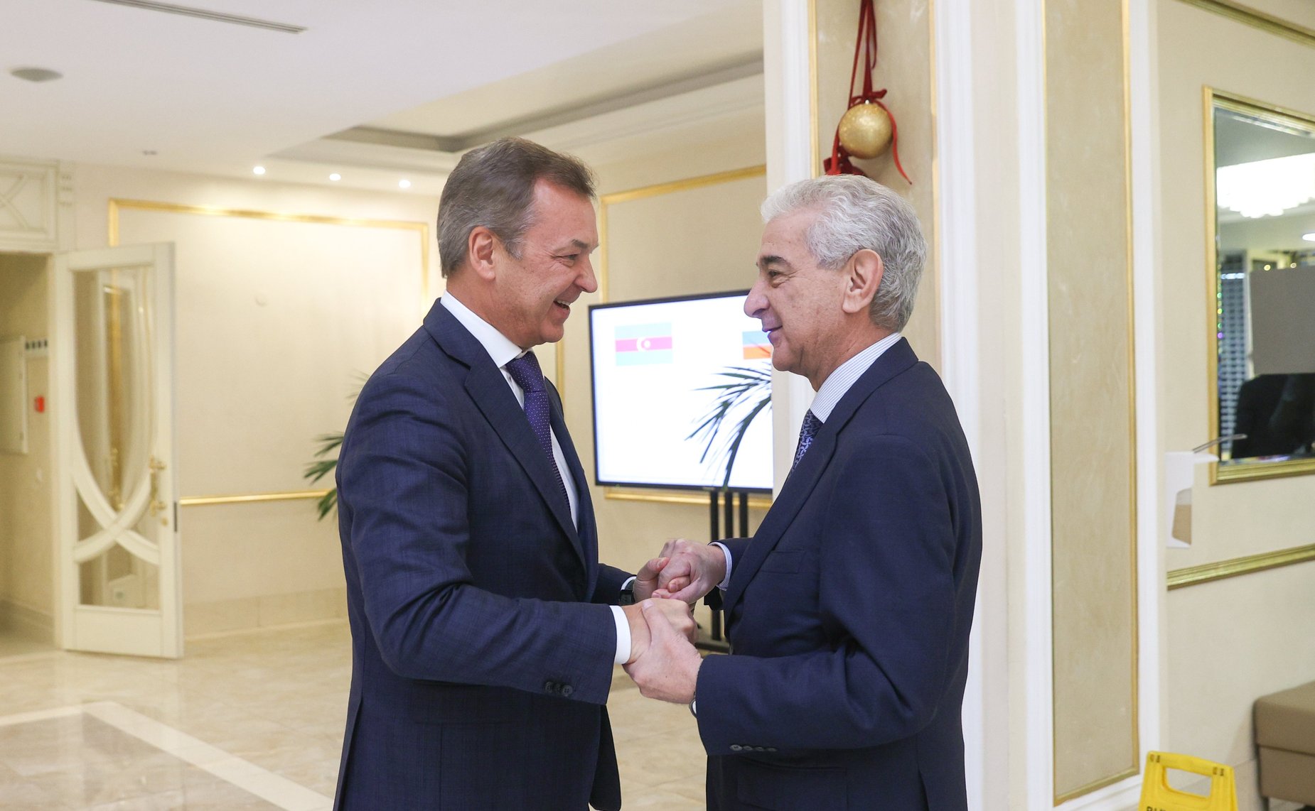 Экскурсия по Совету Федерации для делегации Милли Меджлиса Азербайджанской Республики во главе с первым заместителем Председателя Милли Меджлиса Азербайджанской Республики Али Ахмедовым