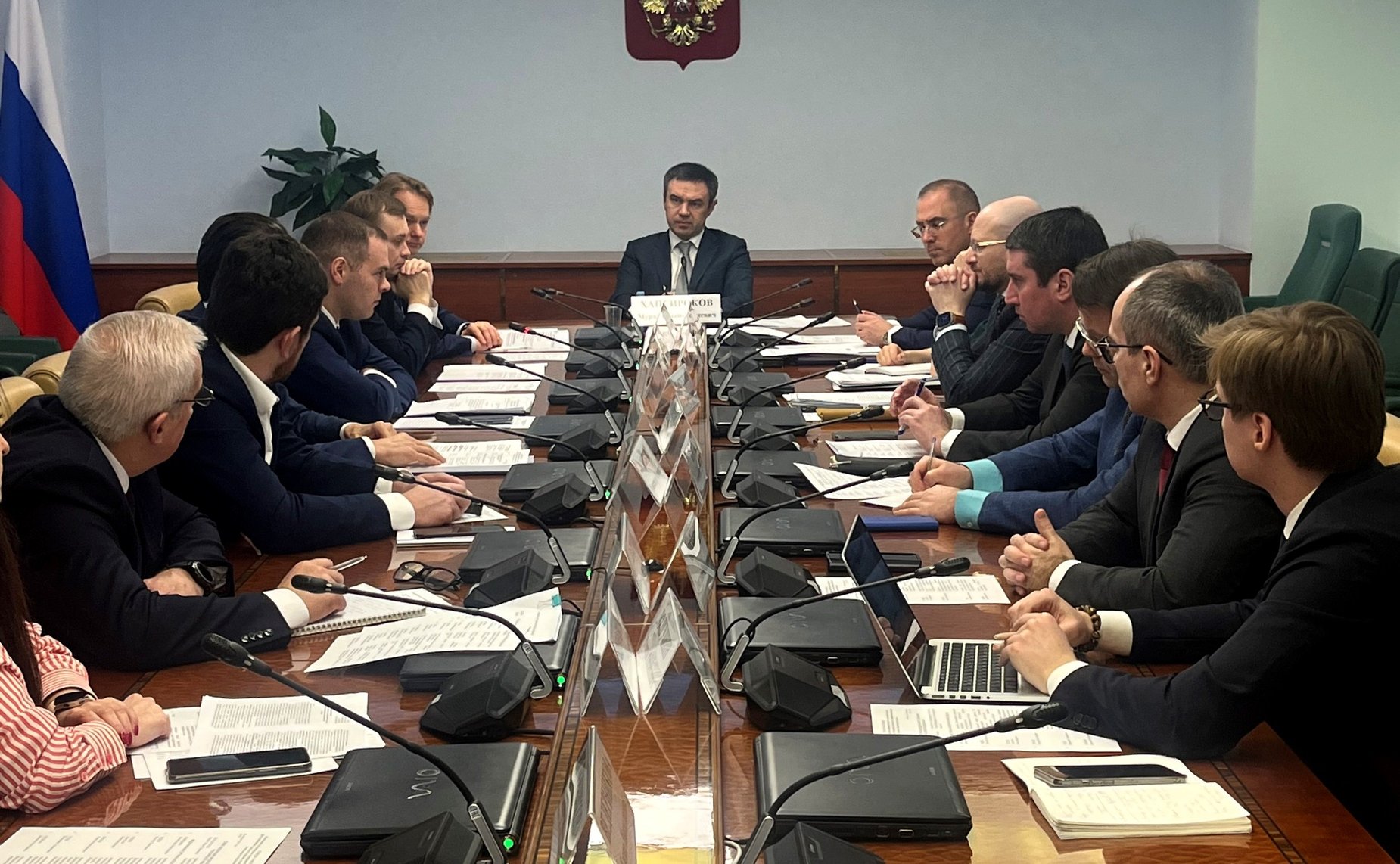 Мурат Хапсироков провел совещание по вопросам совершенствования законодательного регулирования с целью создания условий для привлечения частных инвестиций в космическую отрасль