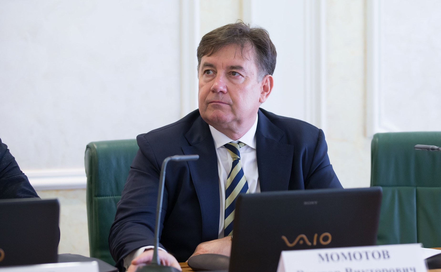 Виктор Момотов