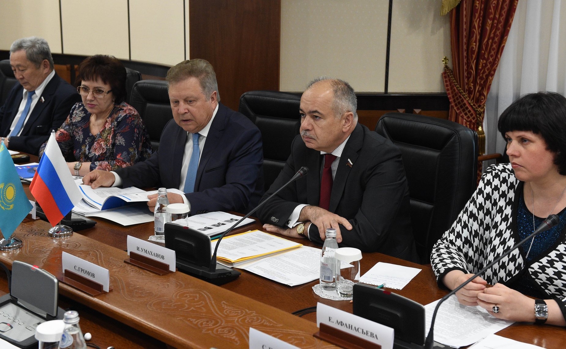 Заседание Комиссии по сотрудничеству между Советом Федерации и Сенатом Парламента Республики Казахстан