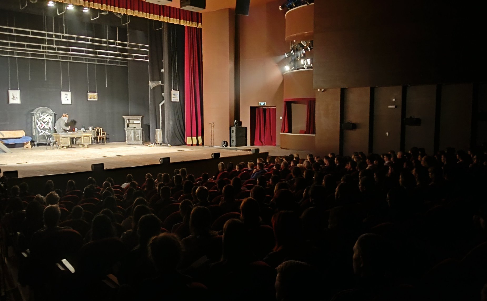 Сергей Михайлов также посетил спектакль «Одна ночь» по повести Евгения Шварца