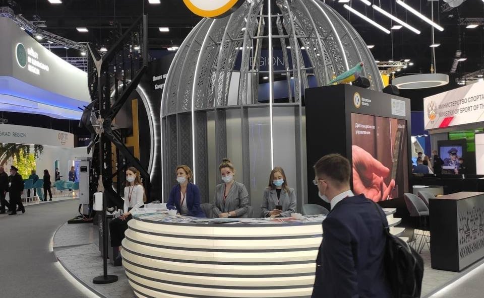 Анатолий Артамонов принял участия в дискуссиях и рабочих встречах, которые прошли в рамках Петербургского международного экономического форума (ПМЭФ)