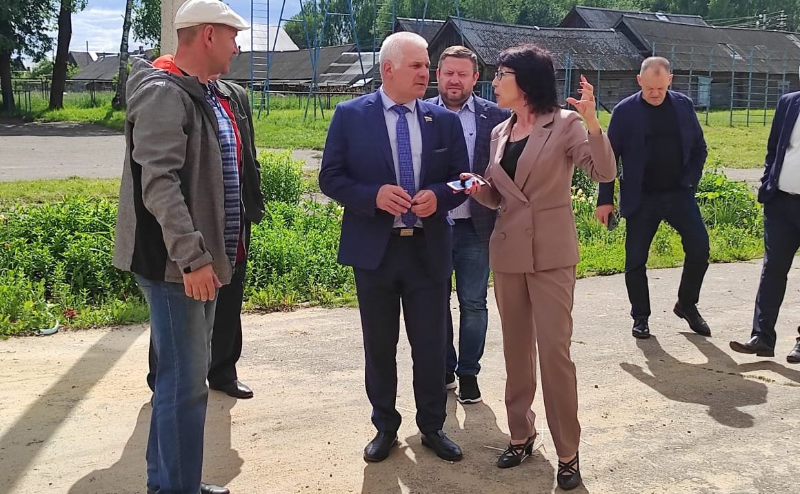 Сергей Мартынов оценил ход капитального ремонта в школах Параньгинского района