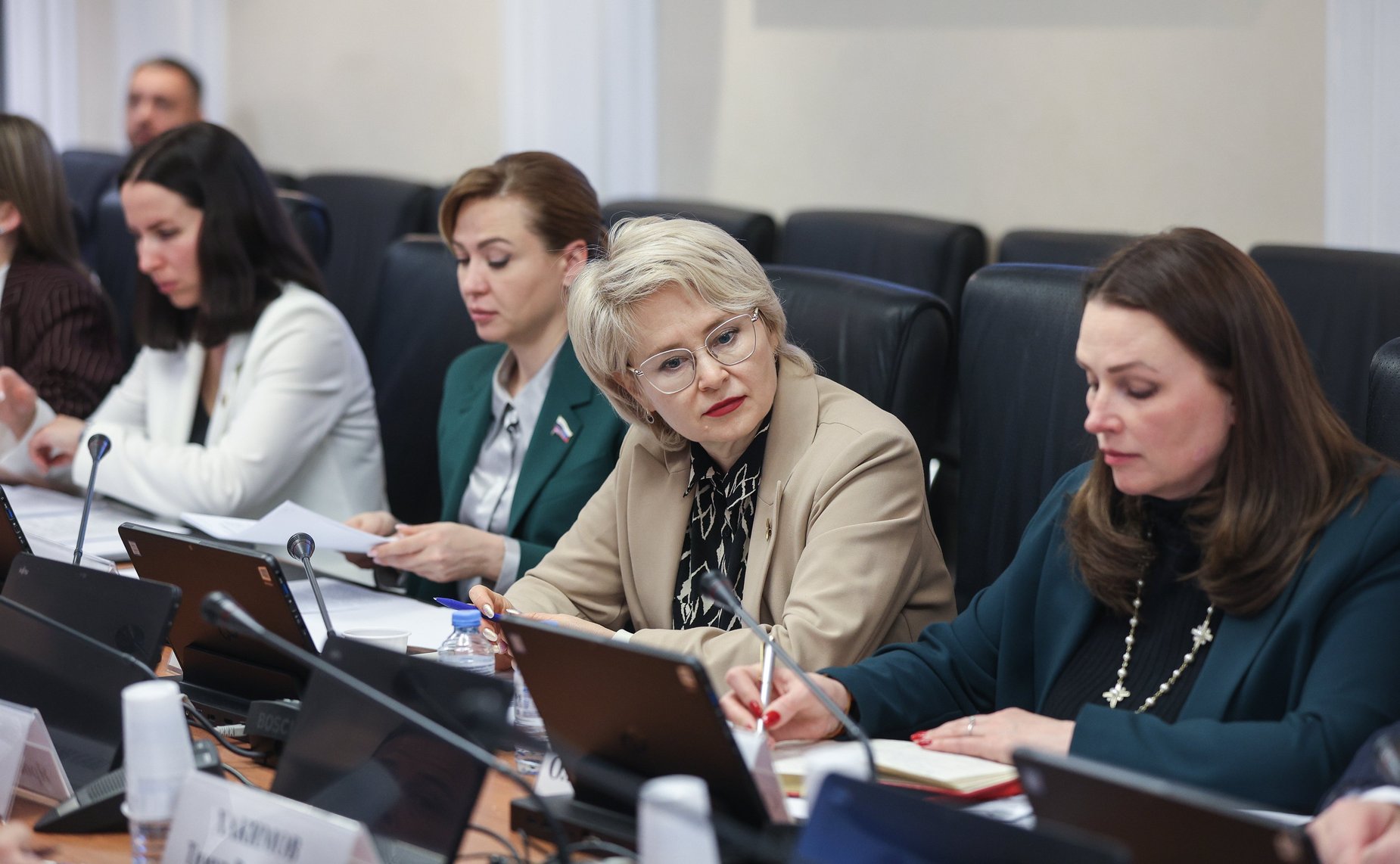 Круглый стол Комитета Совета Федерации по социальной политике совместно с Комитетом Совета Федерации по науке, образованию и культуре «Дефицит рабочих кадров: пути решения»