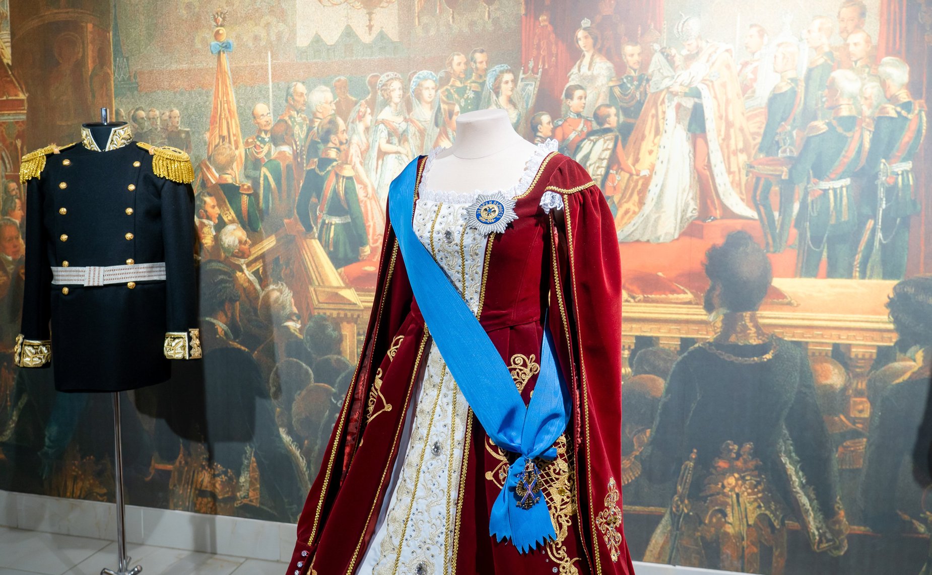 Сенаторы РФ посетили музей «Золотного шитья» (г. Торжок) и обсудили вопросы сохранения и развития народных художественных промыслов