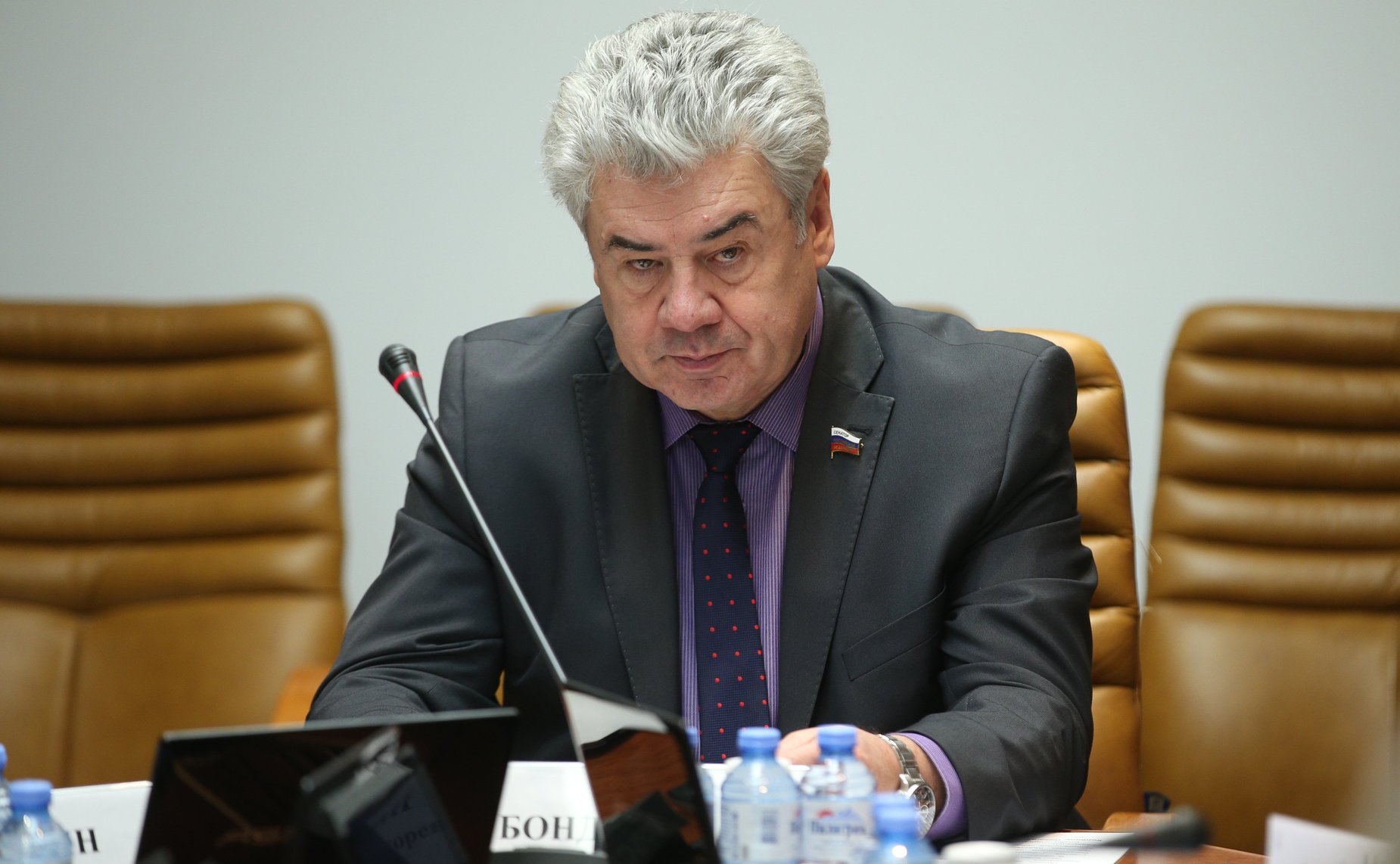 Виктор Бондарев