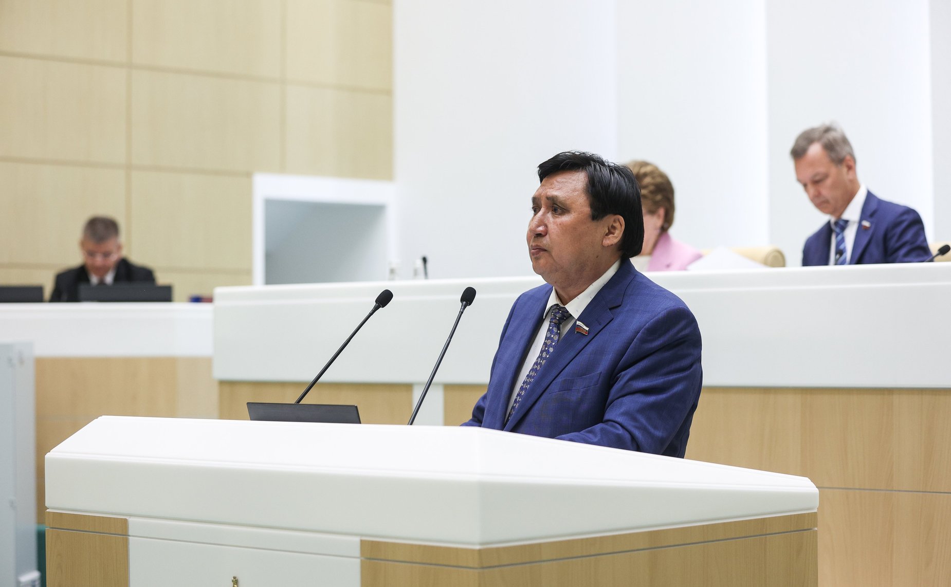 Александр Акимов