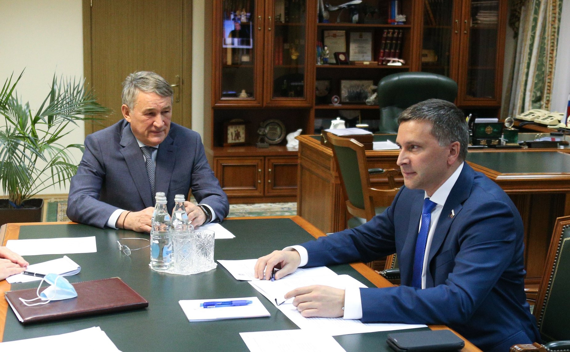 Рабочая встреча заместителя Председателя Совета Федерации Юрия Воробьева с председателем Комитета Государственной Думы по экологии, природным ресурсам и охране окружающей среды Дмитрием Кобылкиным