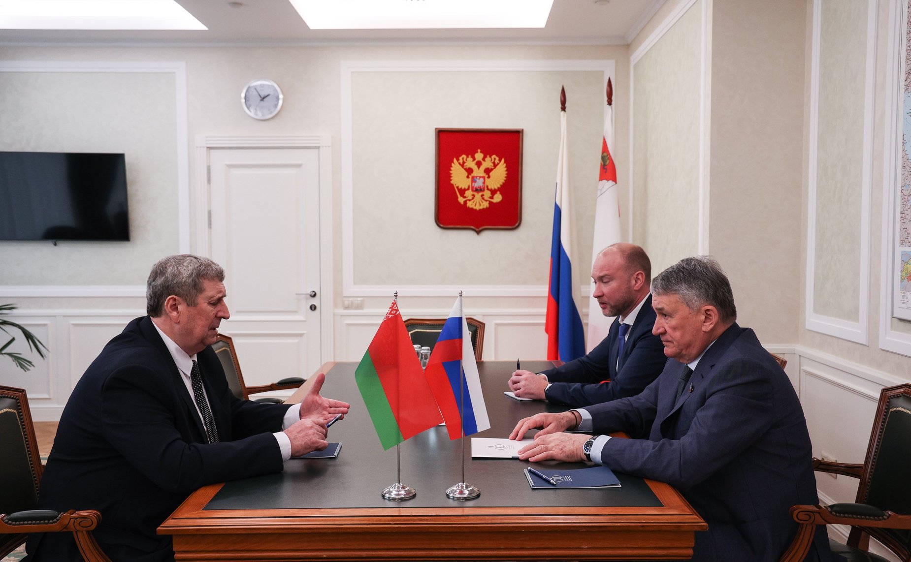 Встреча Юрия Воробьева с председателем Постоянной комиссии Совета Республики Национального собрания Республики Беларусь по региональной политике и местному самоуправлению, координатором группы международных наблюдателей от МПА СНГ