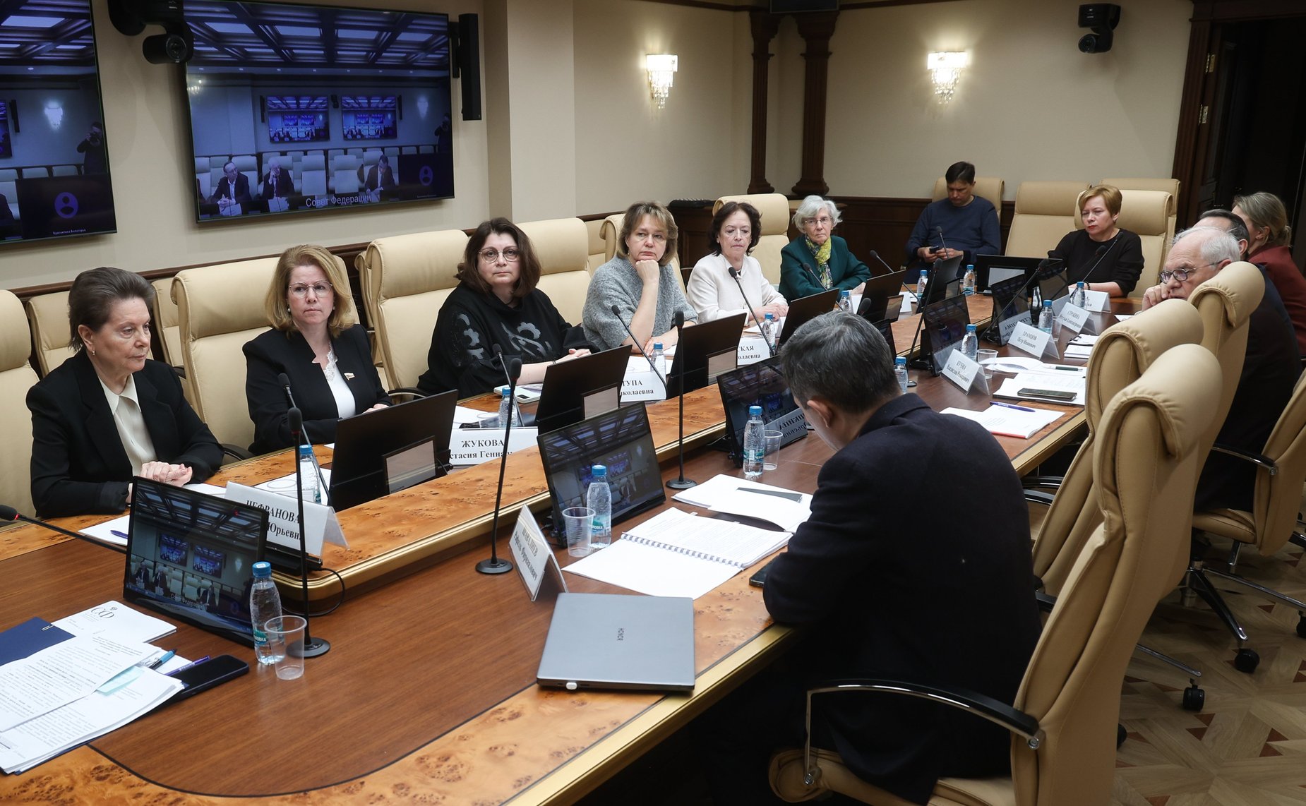 Круглый стол Комитета Совета Федерации по социальной политике на тему «Совершенствование системы профилактики и лечения ожирения и миопии у детей: управленческие и регуляторные решения»