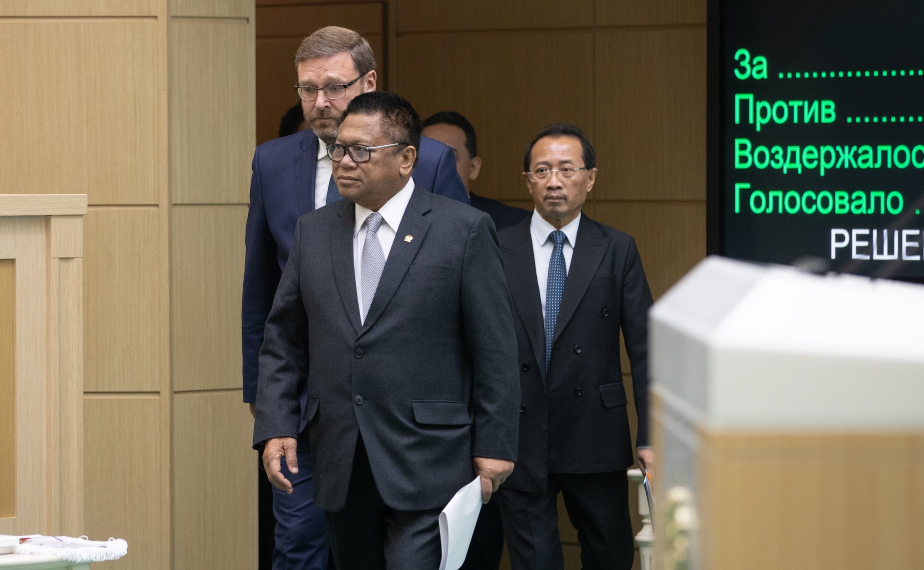 Председатель Совета представителей регионов Народного консультативного конгресса Индонезии Усман Сапта