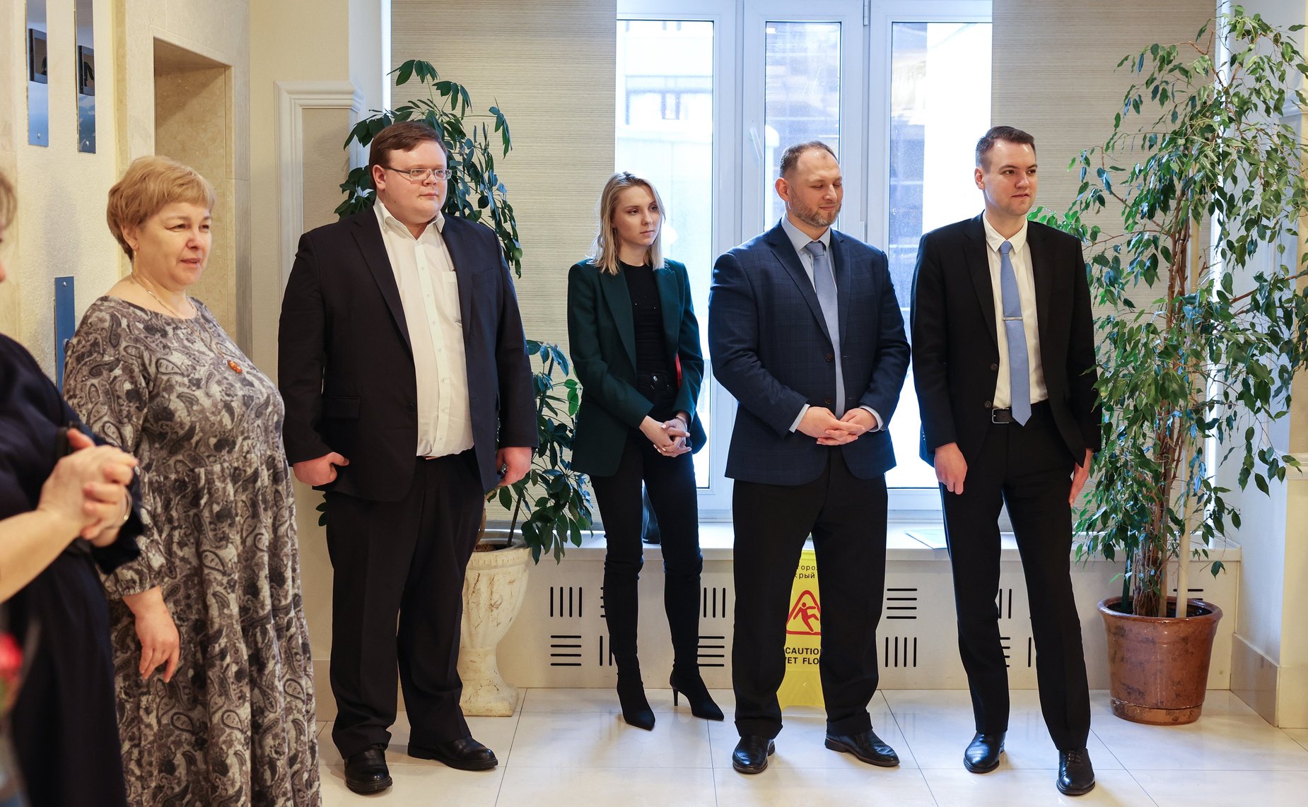 Ольга Епифанова открыла в Совете Федерации выставку живописи Петра Кочанова «За Святую Русь помолюсь…»